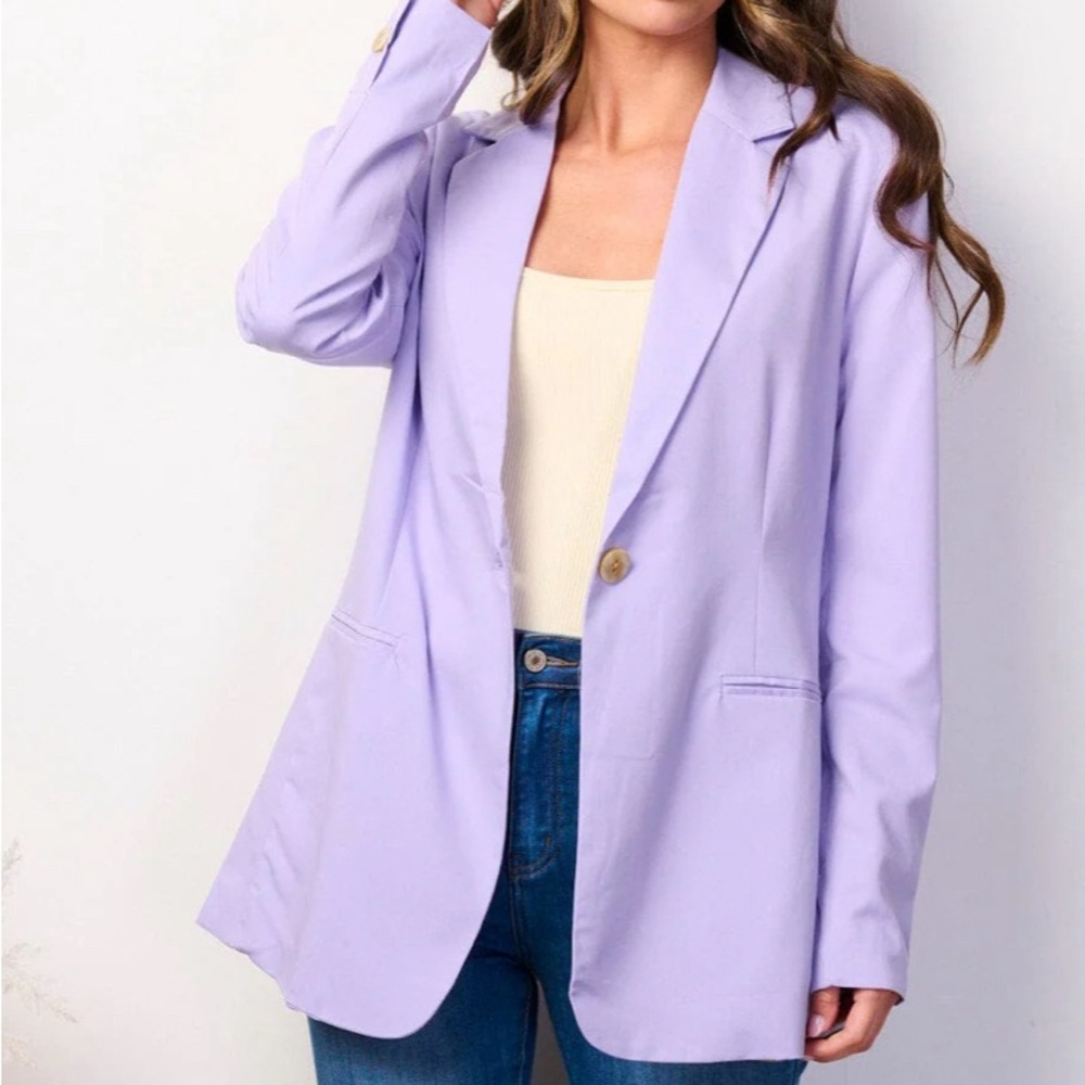 Women’s Long sleeve button closure blazer